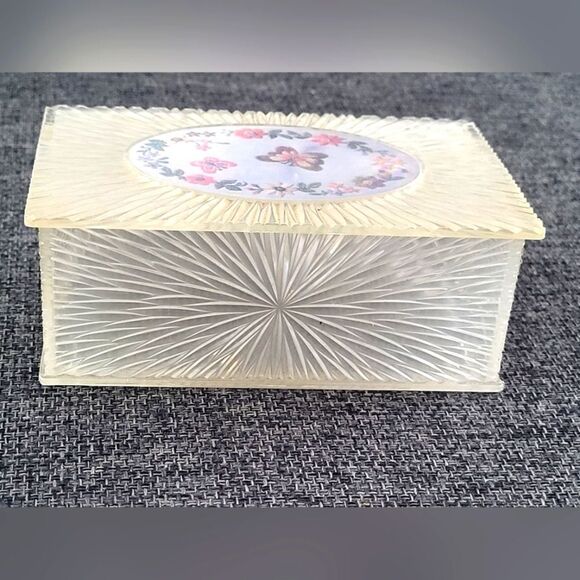 Vintage Lucite Starburst Trinket Box - Picture 3 of 11